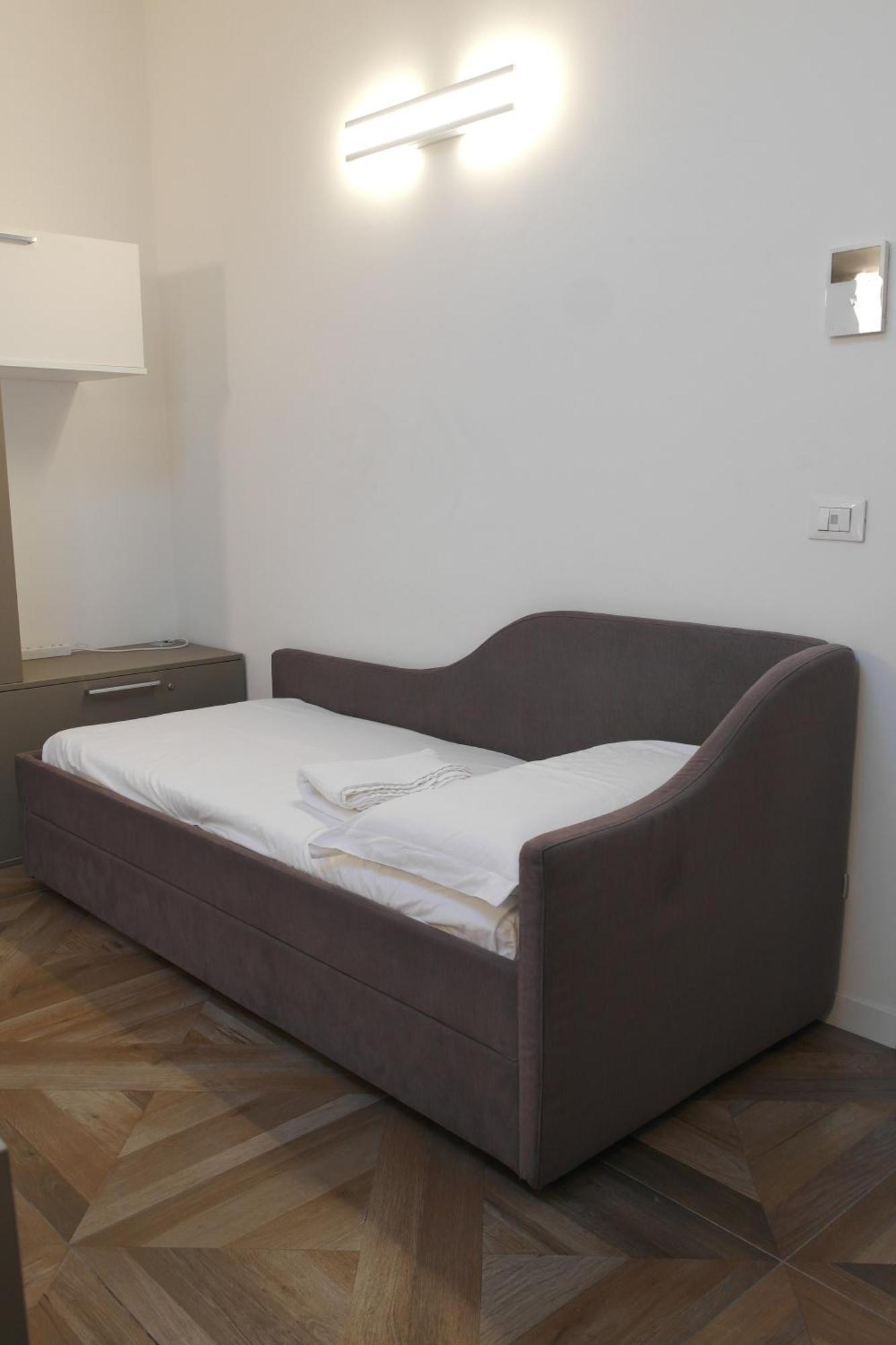 Luminoso Bilocale Zona Tibaldi Bocconi Διαμέρισμα Μιλάνο Εξωτερικό φωτογραφία